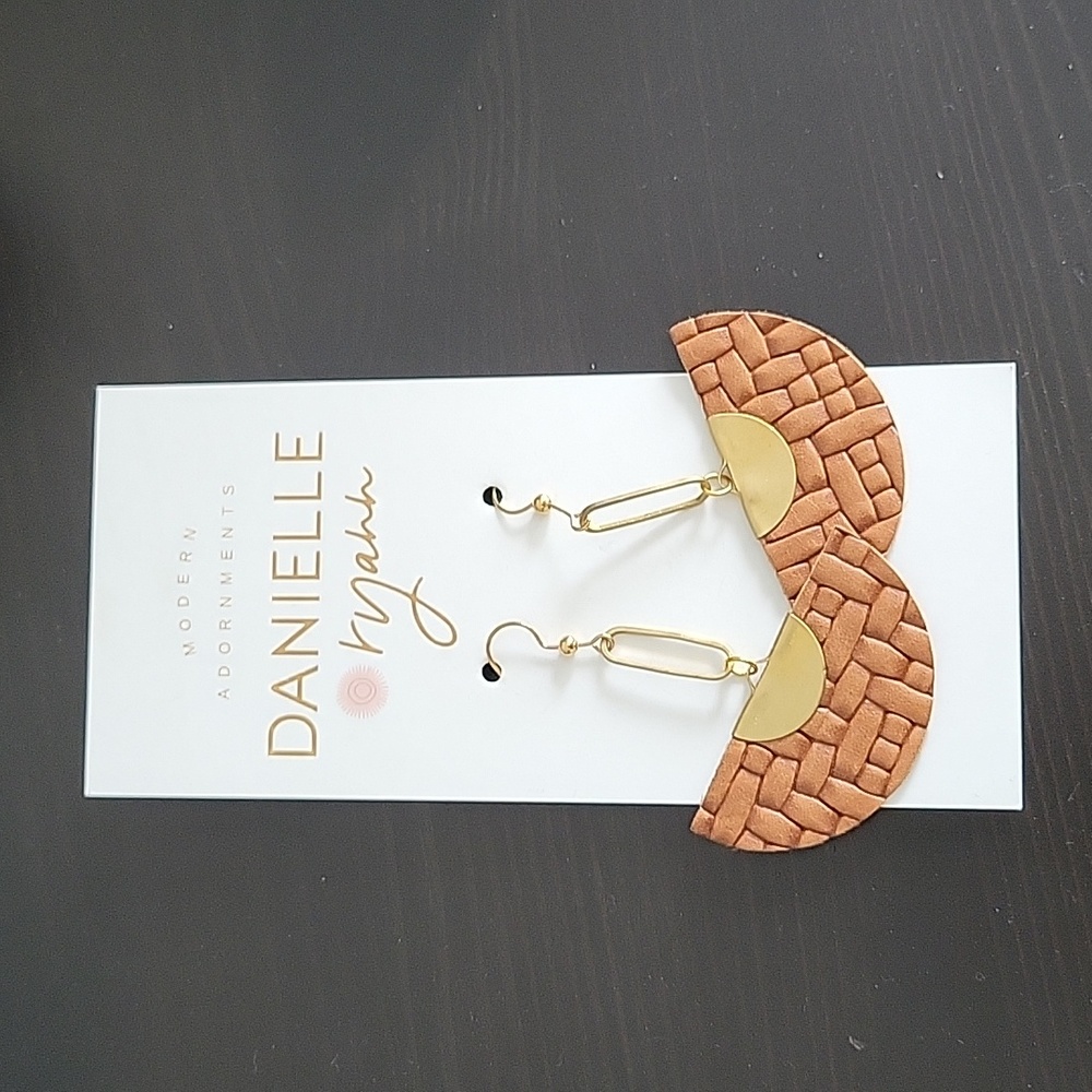 Woven (pressed material) earrings